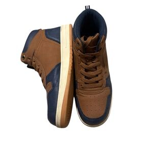 Boy’s Nautica High-Top Sneakers (Size 6)